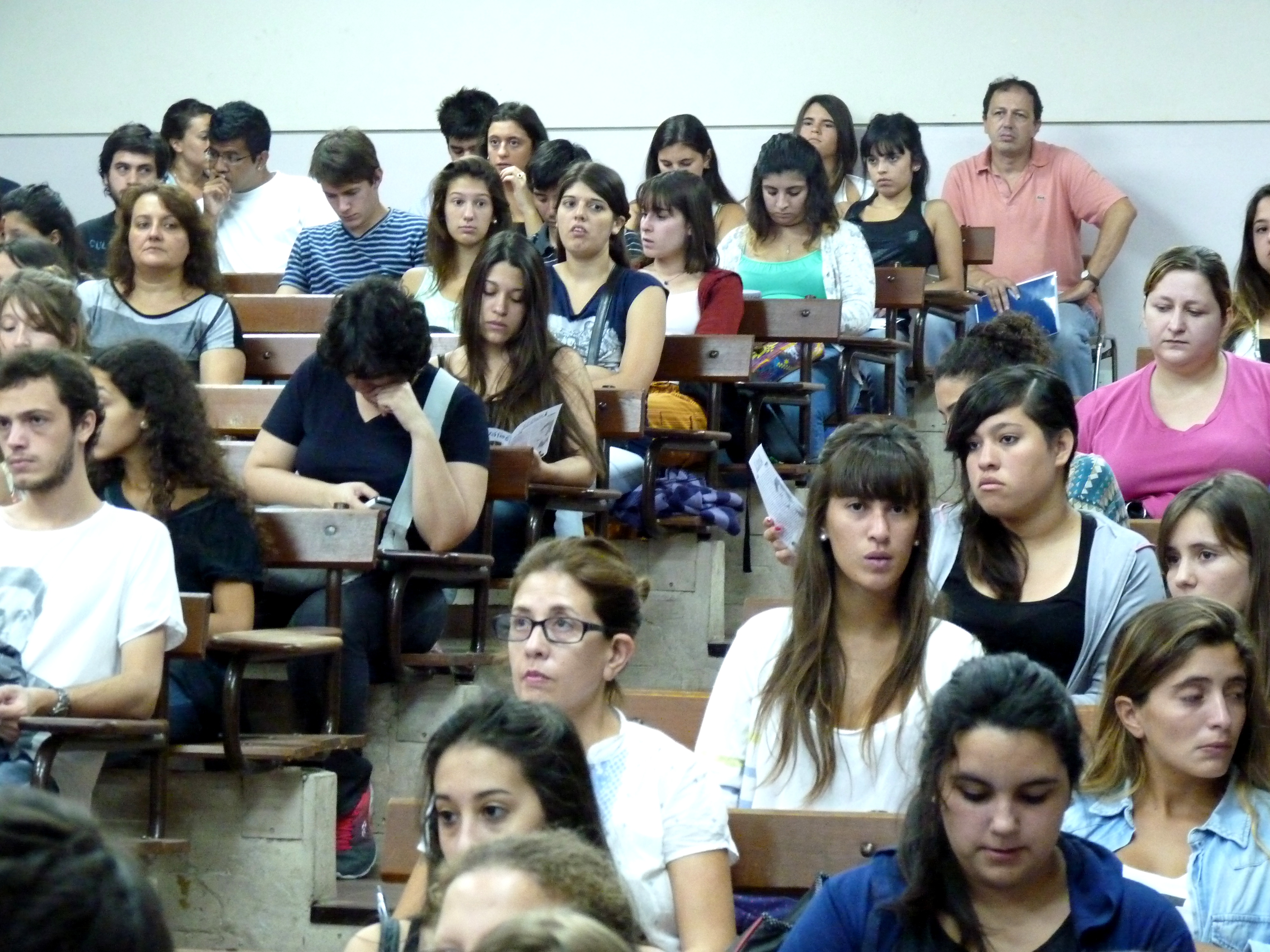 Lee más sobre el artículo Convocatoria Selección Ayudante Alumna/o – Departamento de Historia – Historia General III