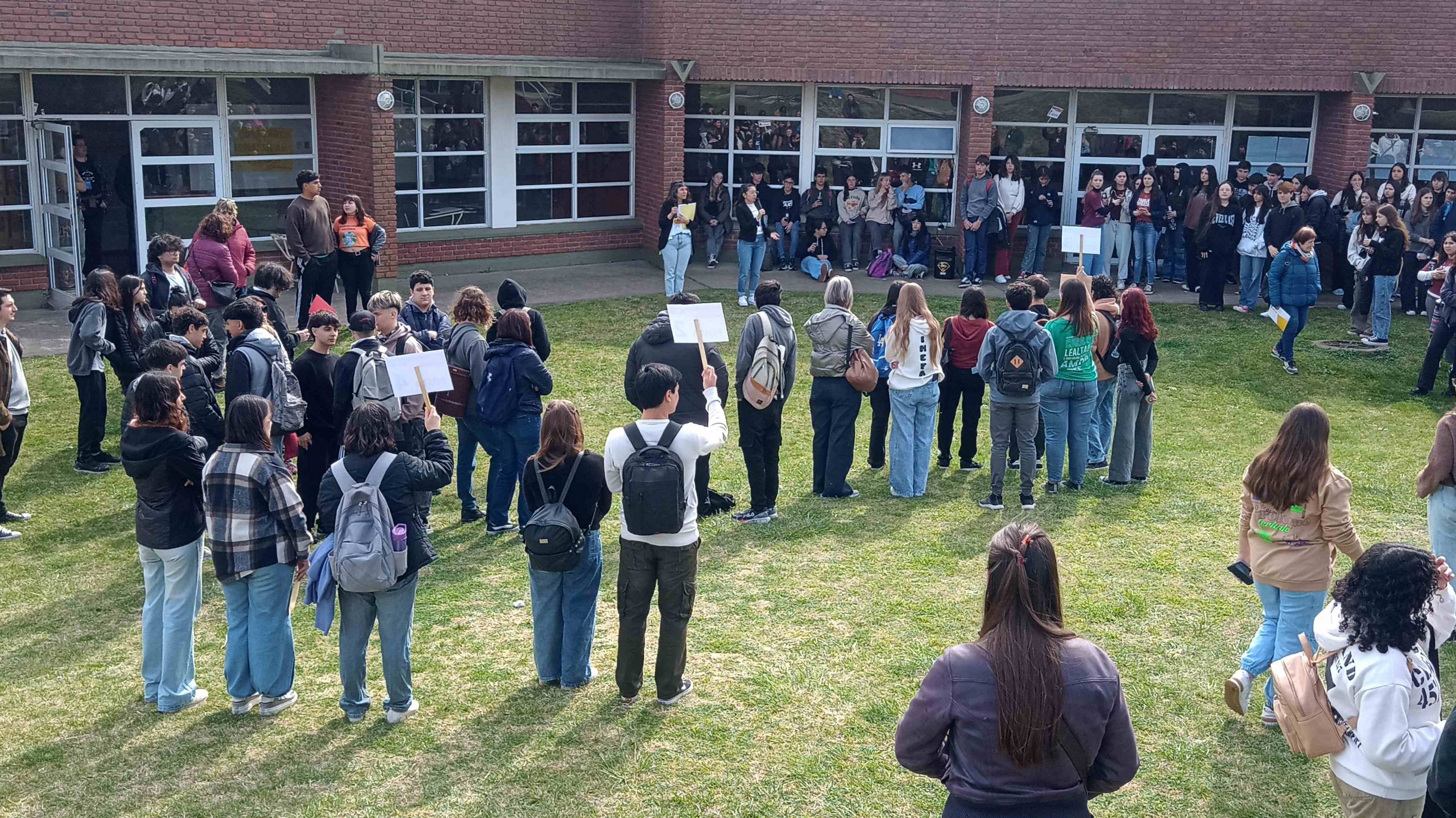 Lee más sobre el artículo La FCH y su articulación con las escuelas medias en 2024