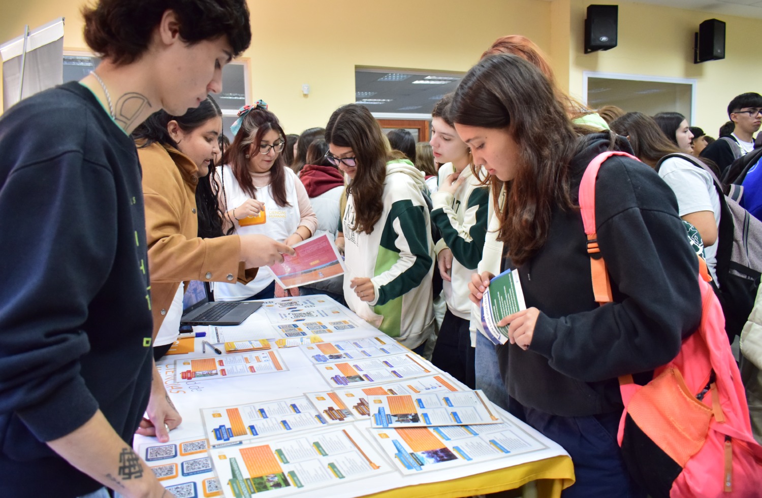Lee más sobre el artículo La Facultad de Ciencias Humanas presente en la Expo UNICEN Olavarría