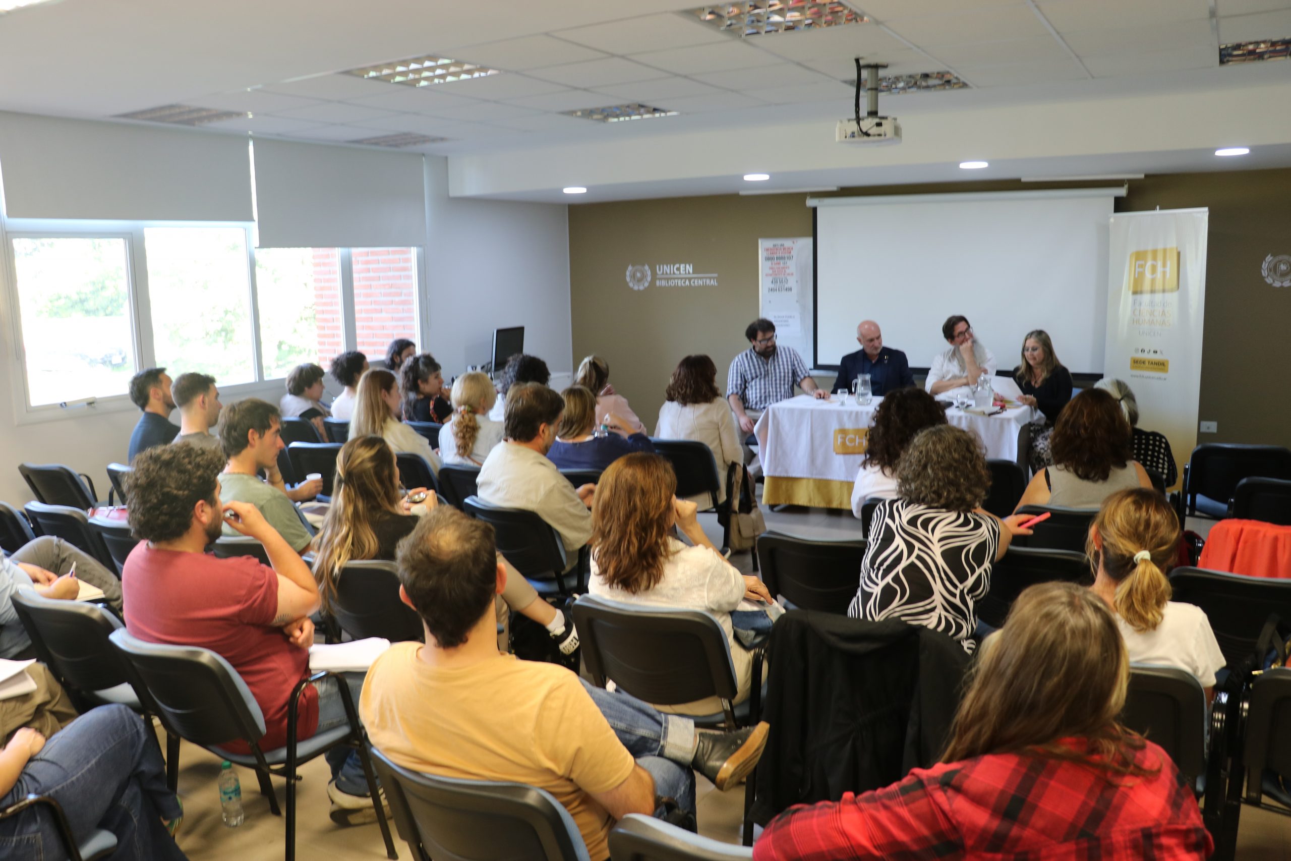 Lee más sobre el artículo Se realizaron las II Jornadas de Estudiantes de Posgrado, Becarios/as y Tesistas de la FCH