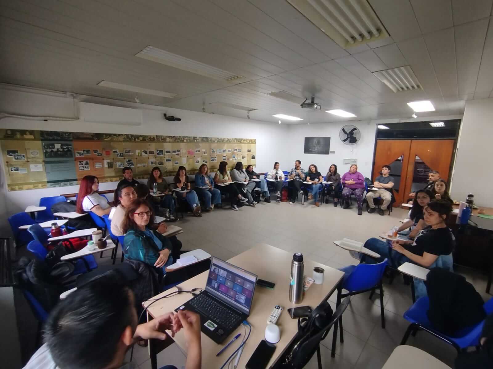 En este momento estás viendo Trabajo social y experiencias del territorio: cierre del seminario sobre cárceles y encierro punitivo