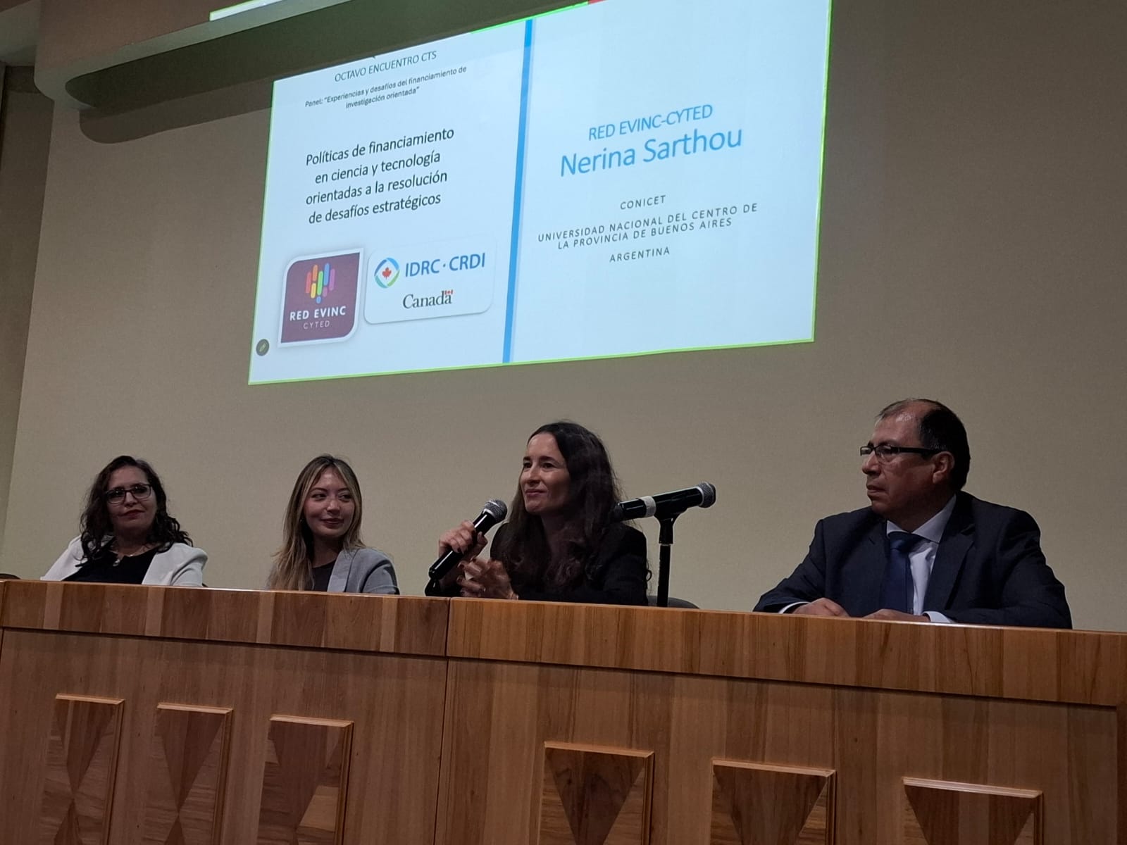 En este momento estás viendo Integrante del CEIPIL participó en unas Jornadas sobre Evaluación y efectividad de Políticas Científicas en Ecuador