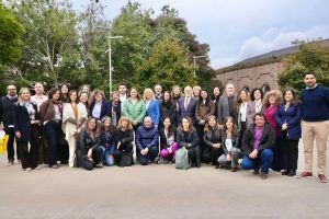 La vicedecana de la FCH, María Alejandra Ballester, junto a representantes de facultades de humanidades de todo el país durante el 44° Plenario de ANFHE en la UNSAM.