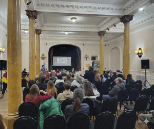 Se realizó el conversatorio “Justicia y dictadura. 1976-2026” y se inauguró una muestra fotográfica sobre la memoria en Tandil