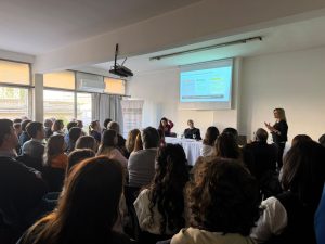 Público asistente a la jornada sobre internacionalización de las PyMEs en la FCH